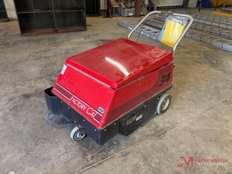 factory-cat-34-walk-behind-floor-sweeper-image-1
