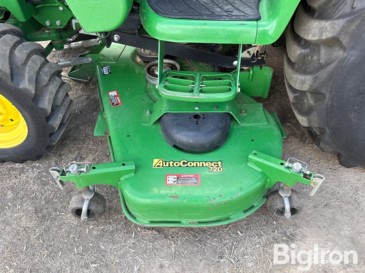2015-john-deere-3046r-image-11