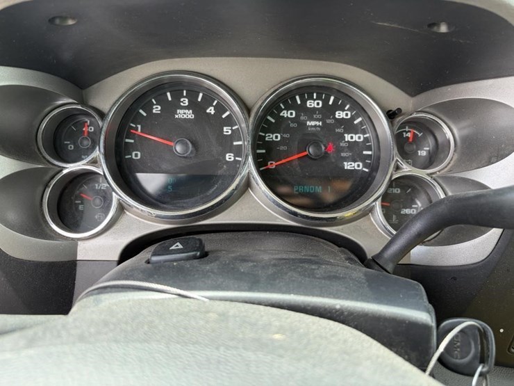 2012-gmc-2500hd-image-15