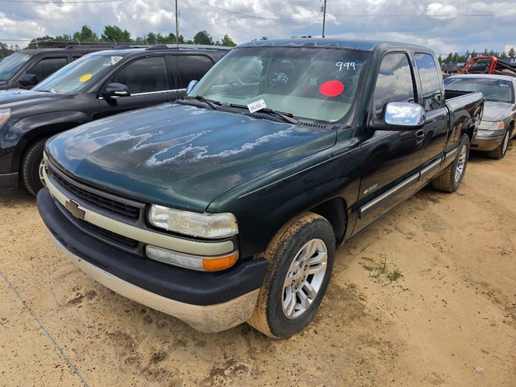 2001-chevrolet-silverado-1500-image-1