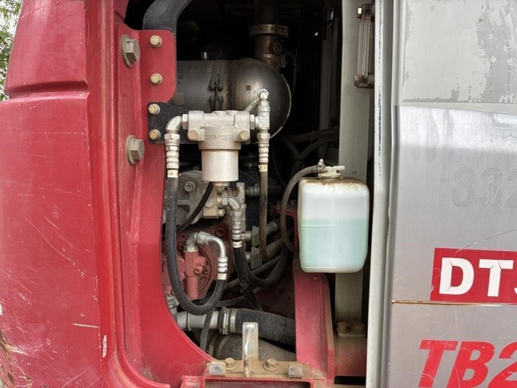 2019-takeuchi-tb2150-image-37