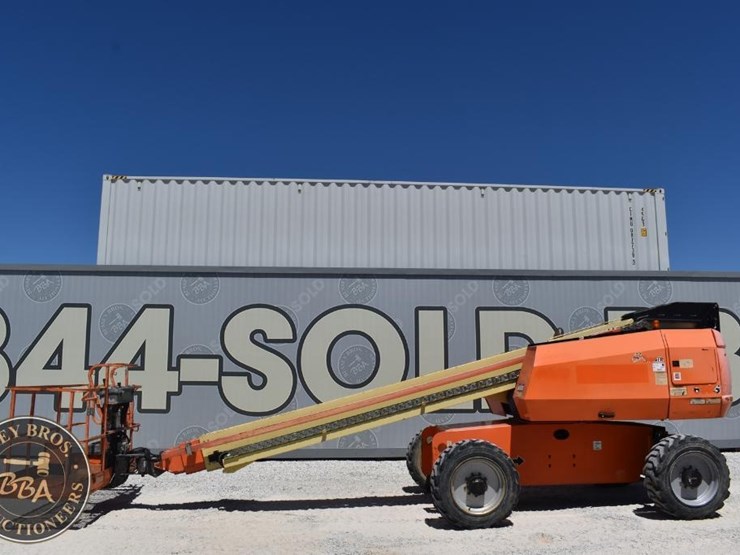 2015-jlg-600s-image-2