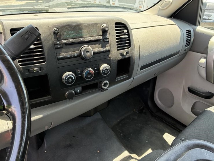 2012-gmc-2500hd-image-18