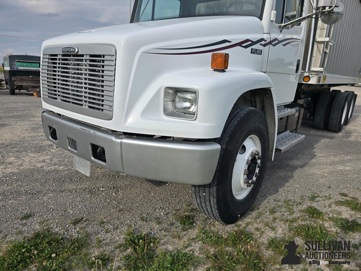 2000-freightliner-fl80-image-10