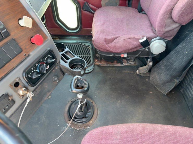 2011-western-star-4900sa-image-27