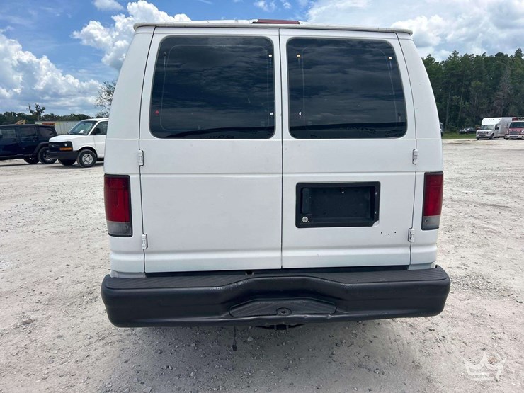 2007-ford-cargo-image-23