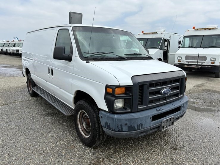 2012-utility-van-image-2