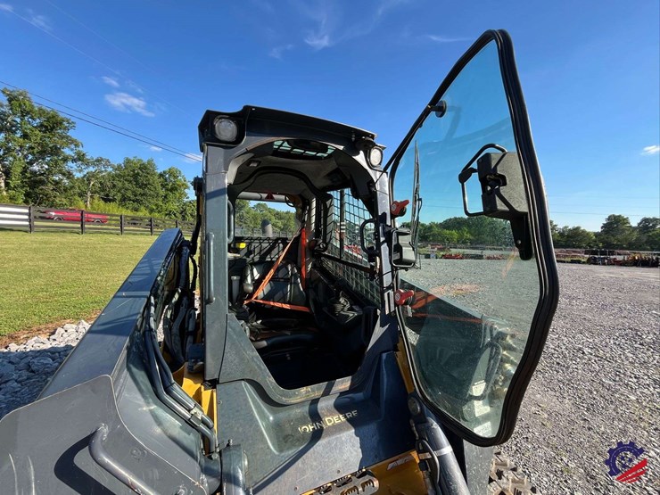 2020-deere-331g-image-36