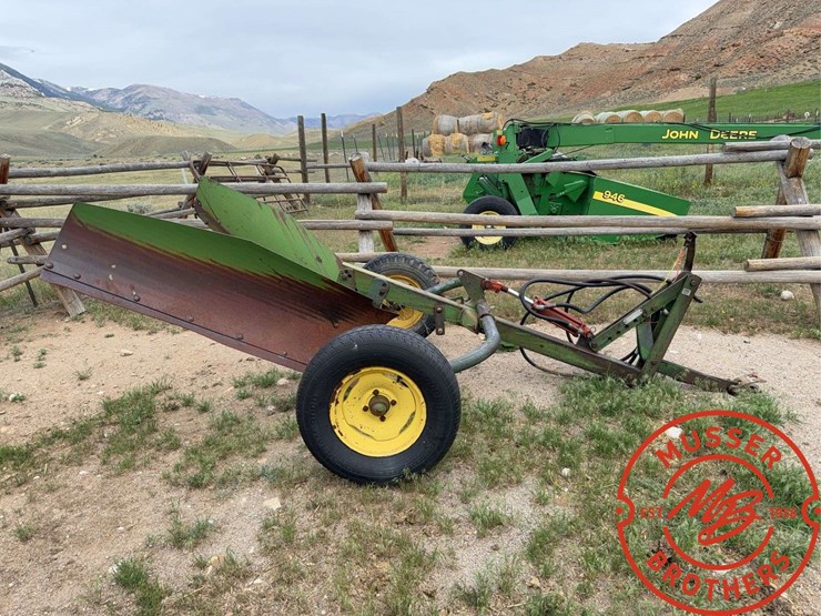 john-deere-12-image-2