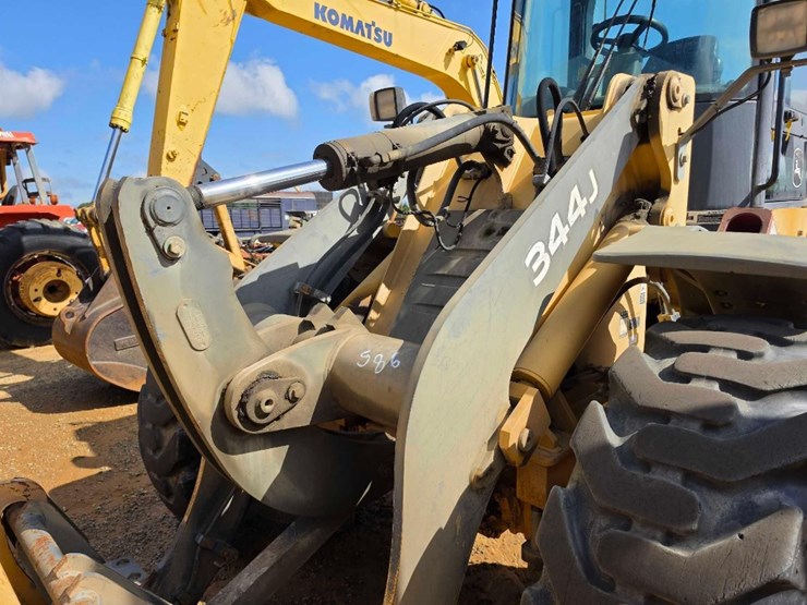 2012-deere-344j-image-8