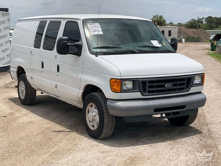 2007-ford-cargo-image-2