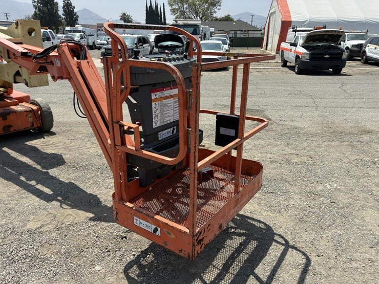 2012-jlg-e400ajpn-image-6
