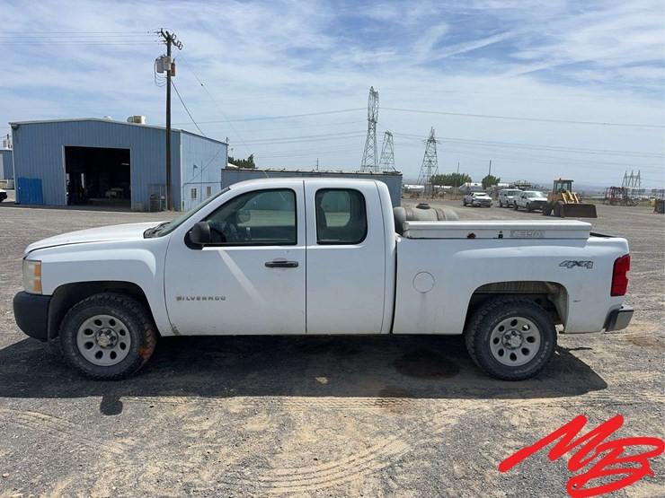 2010-chevrolet-silverado-1500-image-2