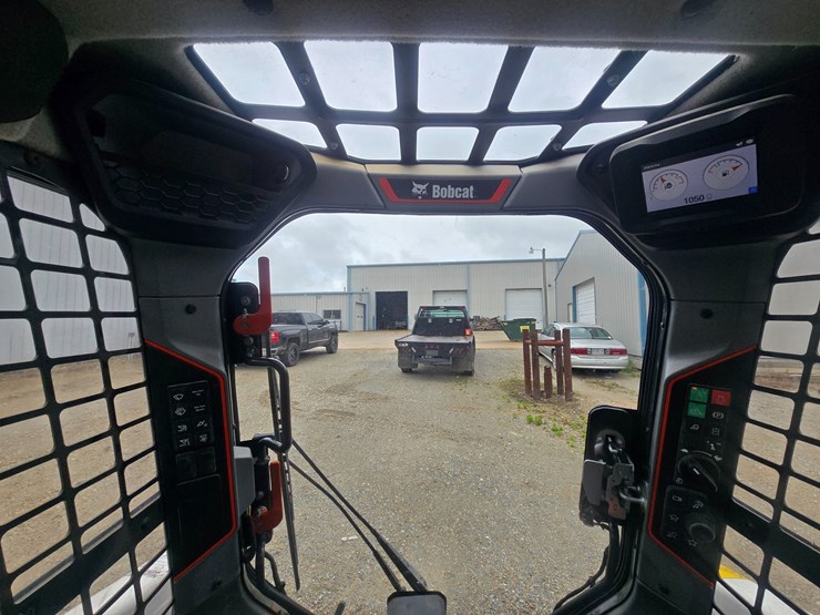 2023-bobcat-t76-image-36