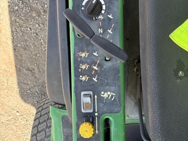 2005-john-deere-1565-image-14