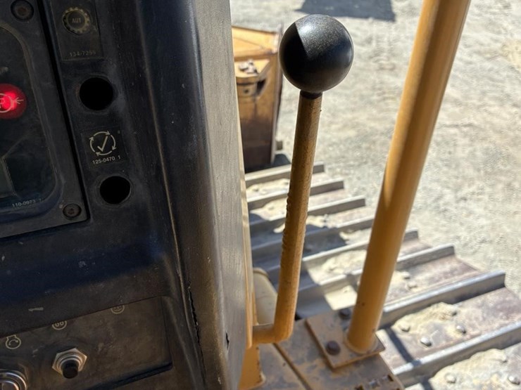 2000-caterpillar-d5m-image-26