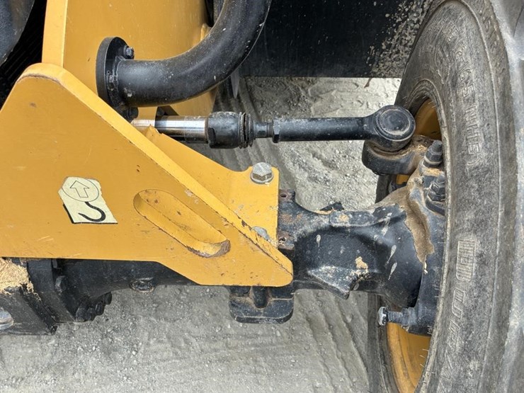 2015-caterpillar-th255c-image-11