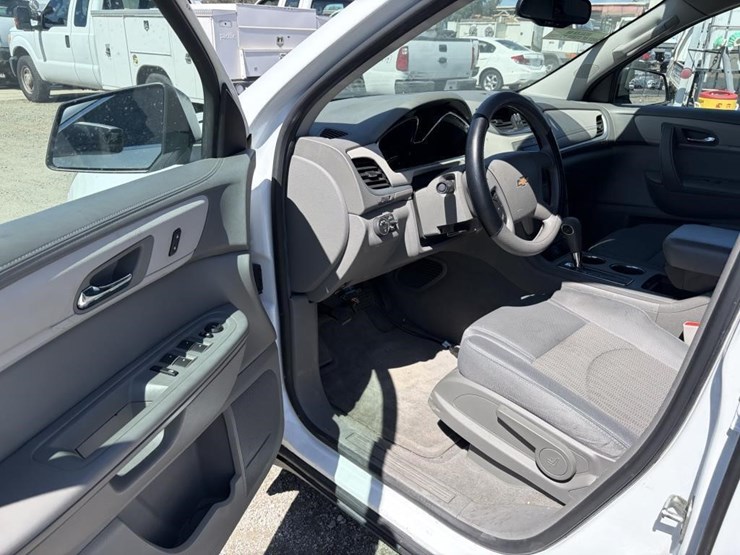 2016-chevrolet-traverse-image-12