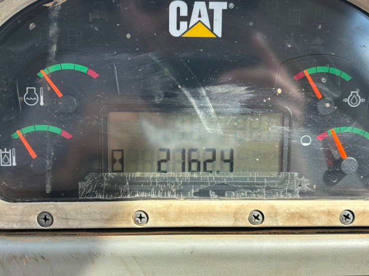 2013-caterpillar-953d-image-5