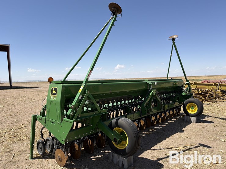 john-deere-520-image-3