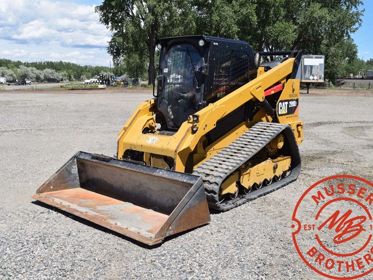 2017-caterpillar-d2-image-1