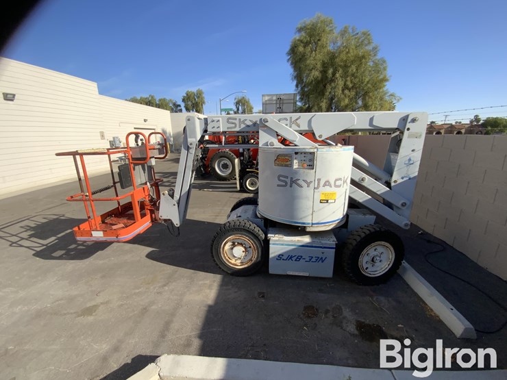1995-skyjack-sjk8-33n-2wd-articulated-boom-lift-image-8