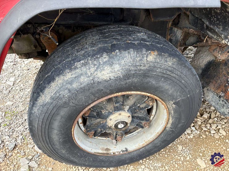 1981-mack-dm685s-image-9