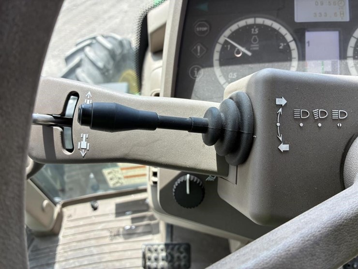 2016-john-deere-6130m-image-28
