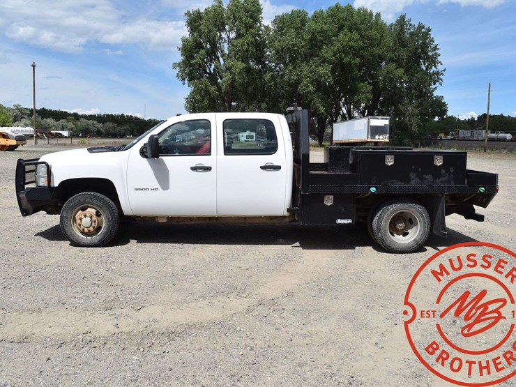 2013-chevrolet-3500-image-4