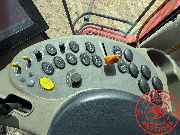 case-ih-7010-image-20