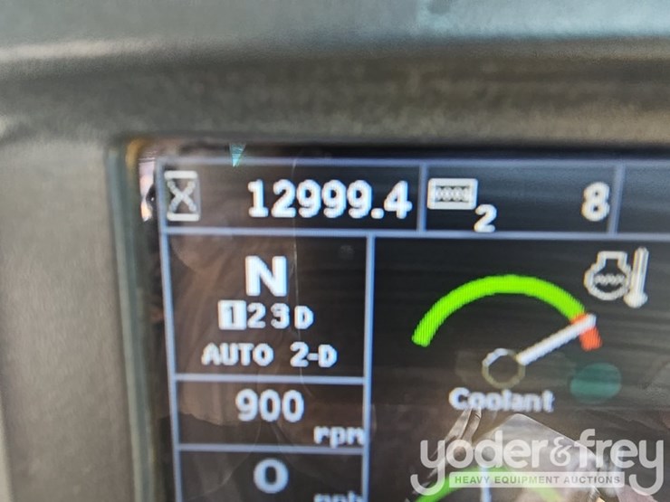 2014-deere-524k-image-34