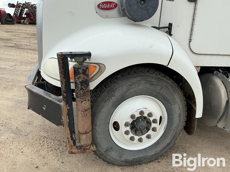 2015-peterbilt-337-image-15