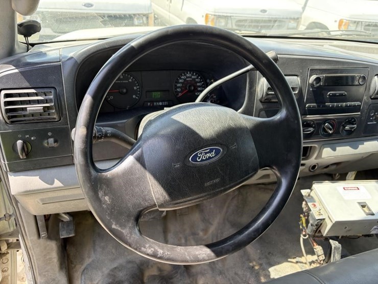 2007-ford-f350-image-14