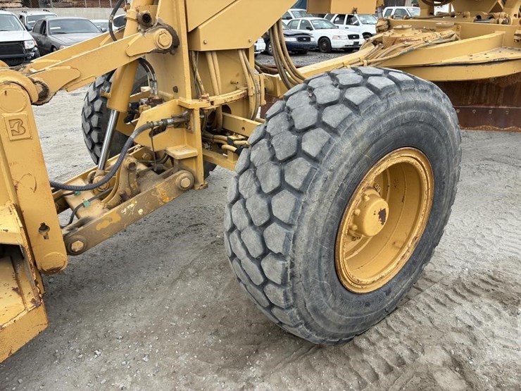 2004-caterpillar-143h-vhp-image-11