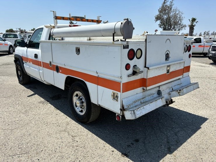 2003-chevrolet-silverado-2500-image-4