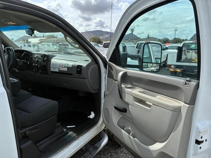 2012-gmc-2500hd-image-14