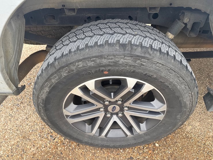 2021-ford-f150-image-26