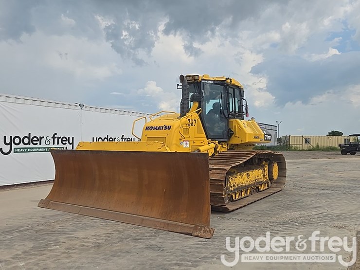 2023-komatsu-d71pxi-24-image-1