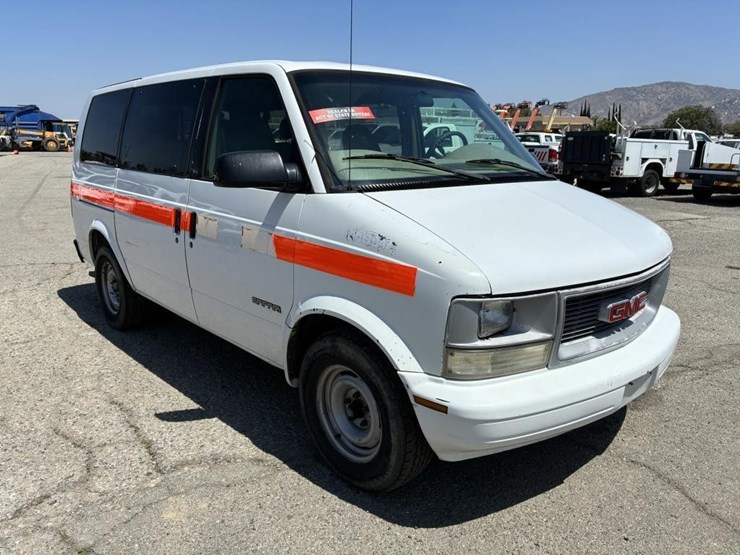 2000-gmc-safari-image-2