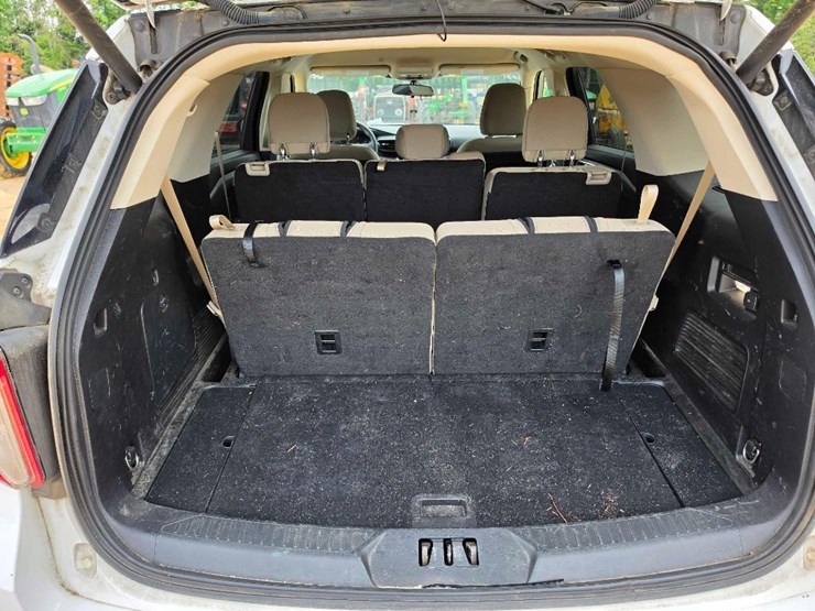 2021-ford-explorer-image-6