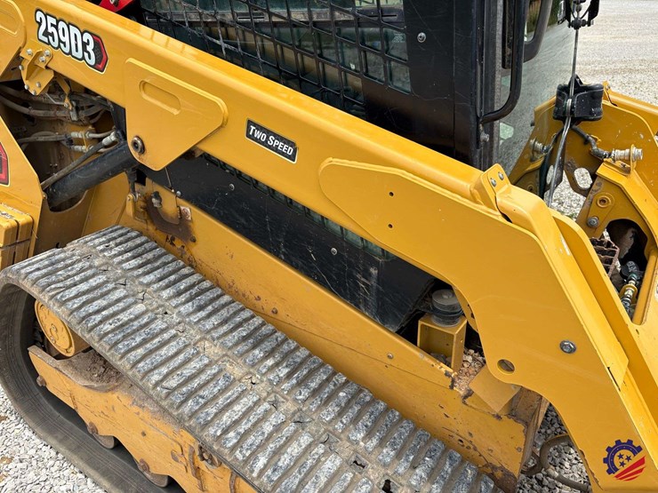 2022-caterpillar-259d3-image-34