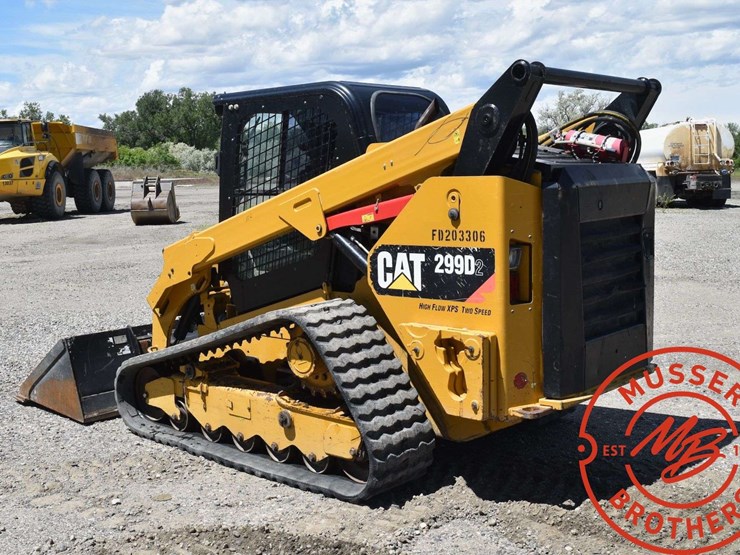 2017-caterpillar-d2-image-8