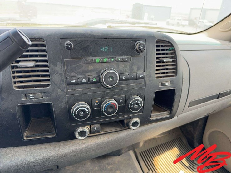 2010-chevrolet-silverado-1500-image-26