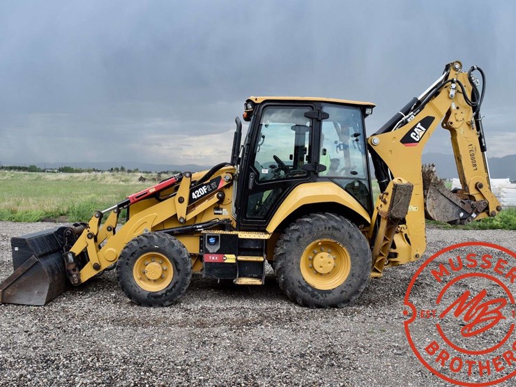 2016-caterpillar-420f2-it-image-4
