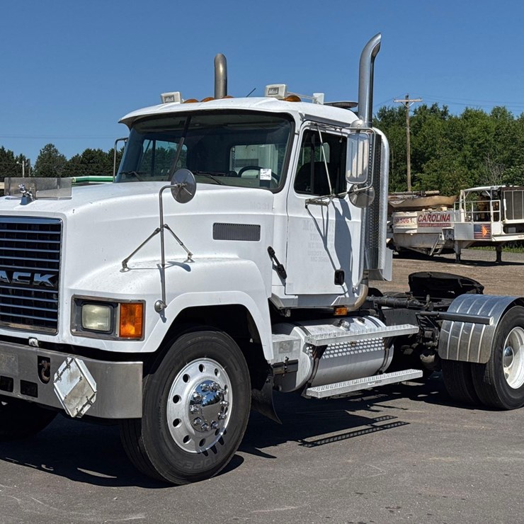 2001 MACK CH613
