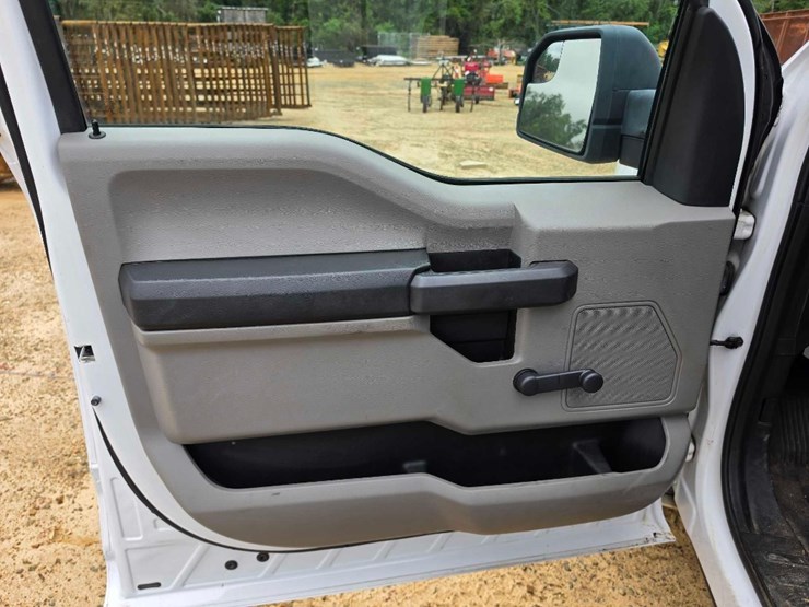 2017-ford-f150-image-10