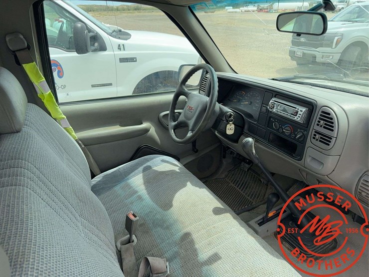 1999-gmc-2500-image-21