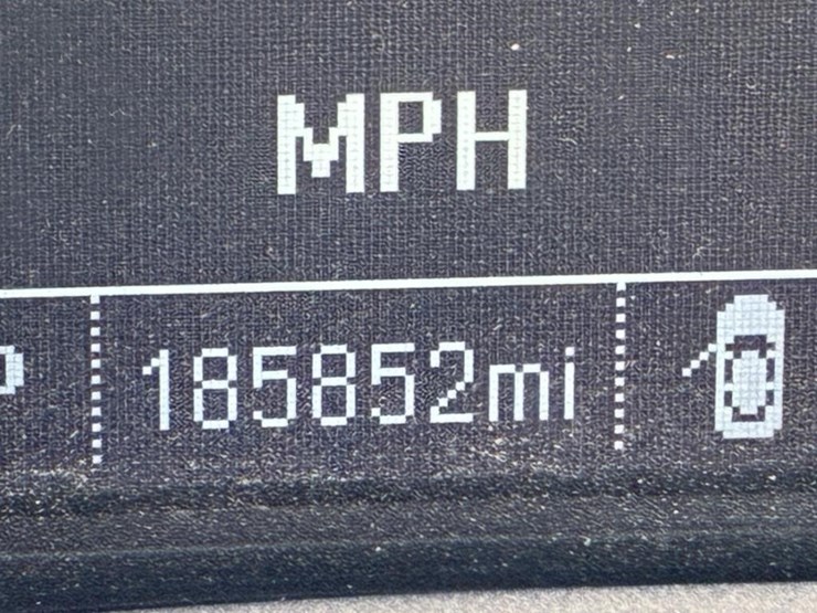 2015-chevrolet-2500hd-image-17