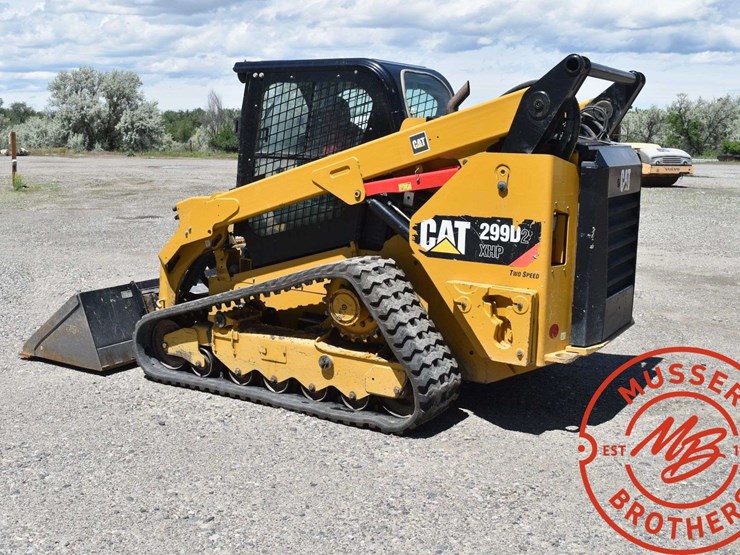 2016-caterpillar-d2-image-5