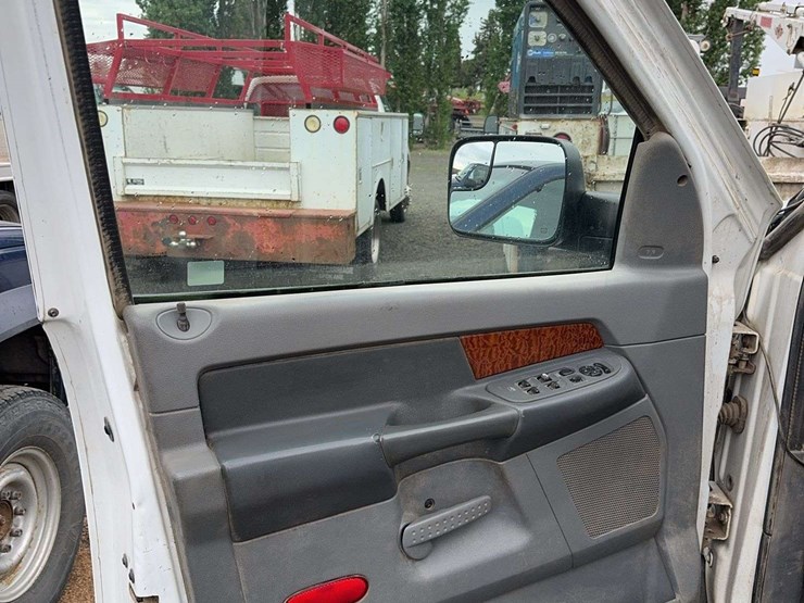 2006-dodge-ram-3500-image-24